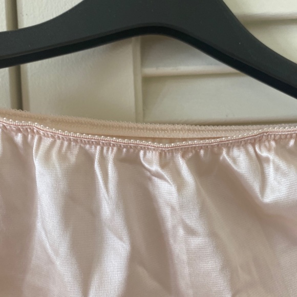 Warner’s Intimates & Sleepwear Ladies Vintage Warners Full Length Half Slip Large Beige Slip